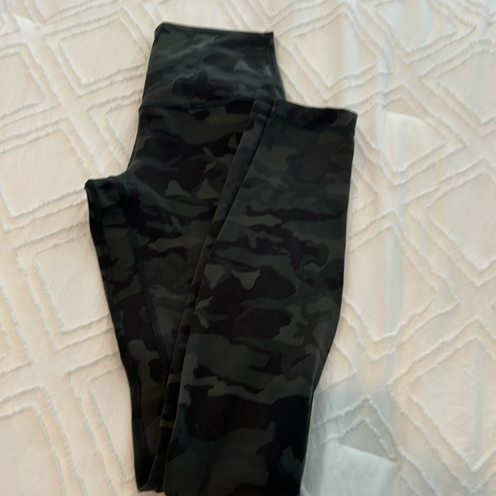 Lululemon camouflage align leggings size 4